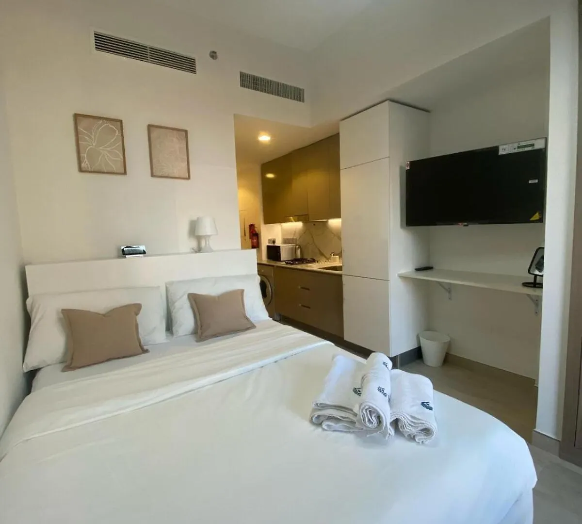 Stylish Studio In Dubai United Arab Emirates