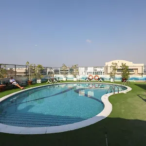 4* فندق Aavri